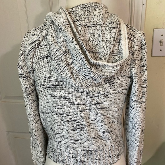 St.John Sport wool blend zip up sweater - Picture 6 of 7